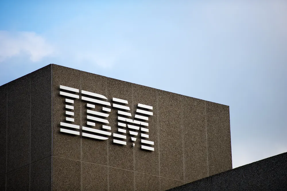 Vì sao cổ phiếu IBM sập 25% giữa cơn sốt AI?