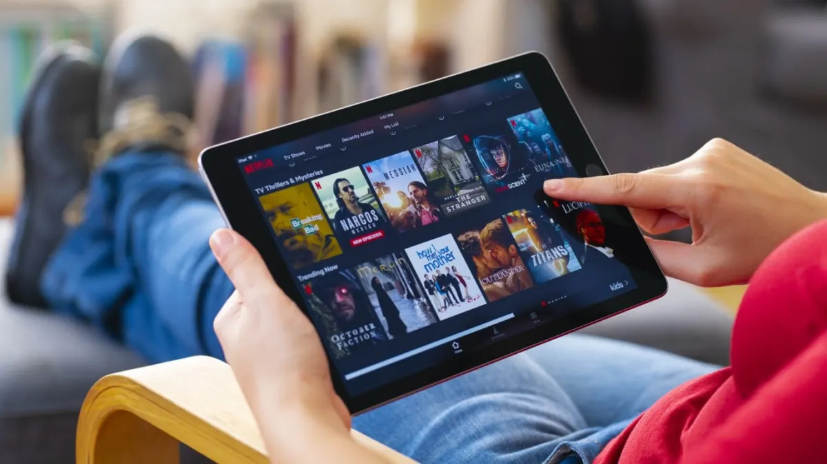 Netflix tăng 4% nhờ Ackman, vẫn giảm 16% trong 2026