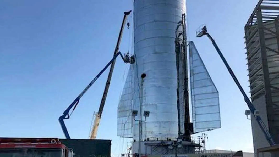 Cổ phiếu Nhà cung cấp SpaceX giảm, Linh kiện hàng không tăng