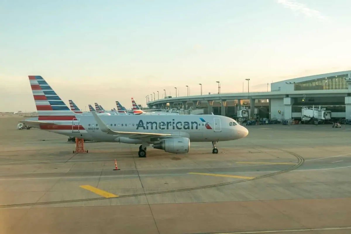 Cổ phiếu American Airlines sụt giảm, giá nhiên liệu tăng - Cách chơi AAL