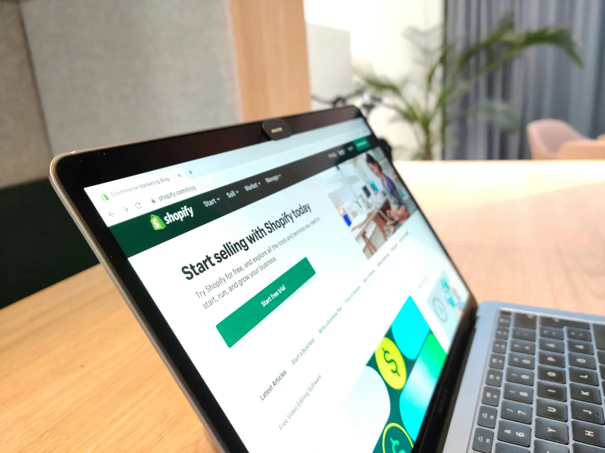 Bernstein Khuyến Nghị Mua Shopify (SHOP) Bất Chấp Giá Giảm
