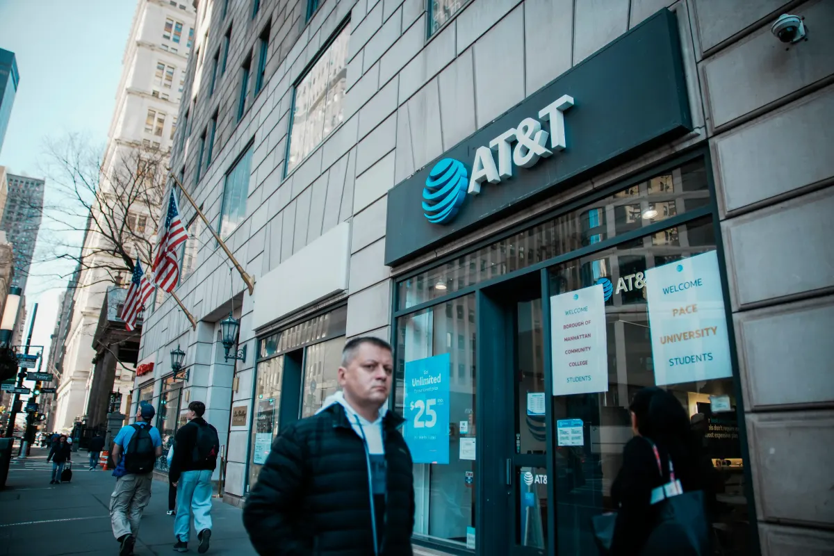 Cổ phiếu GE Vernova giảm, AT&T bật lên trong báo cáo Q2