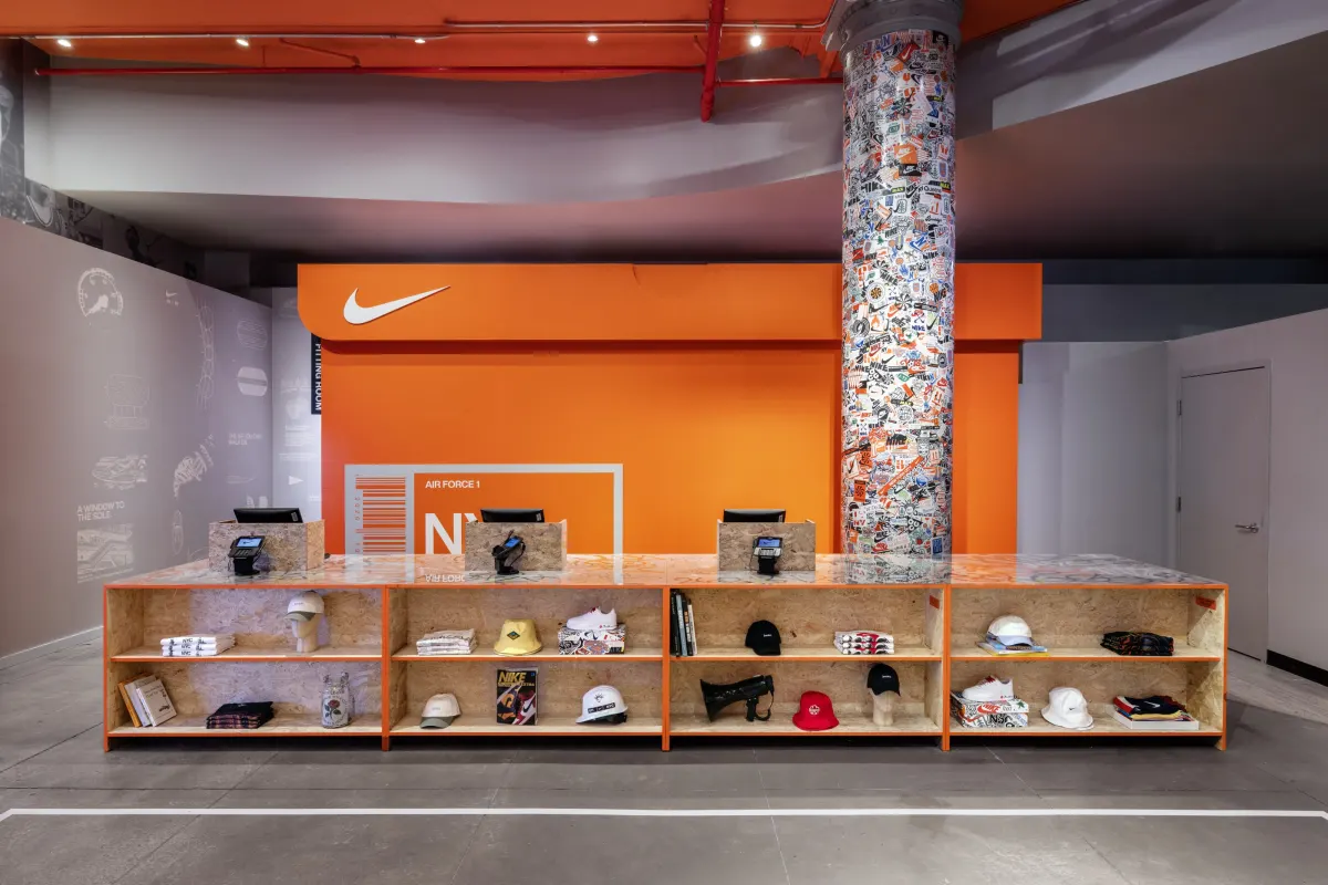 Nike bị loại khỏi chỉ số S&P 100 sau đà lao dốc