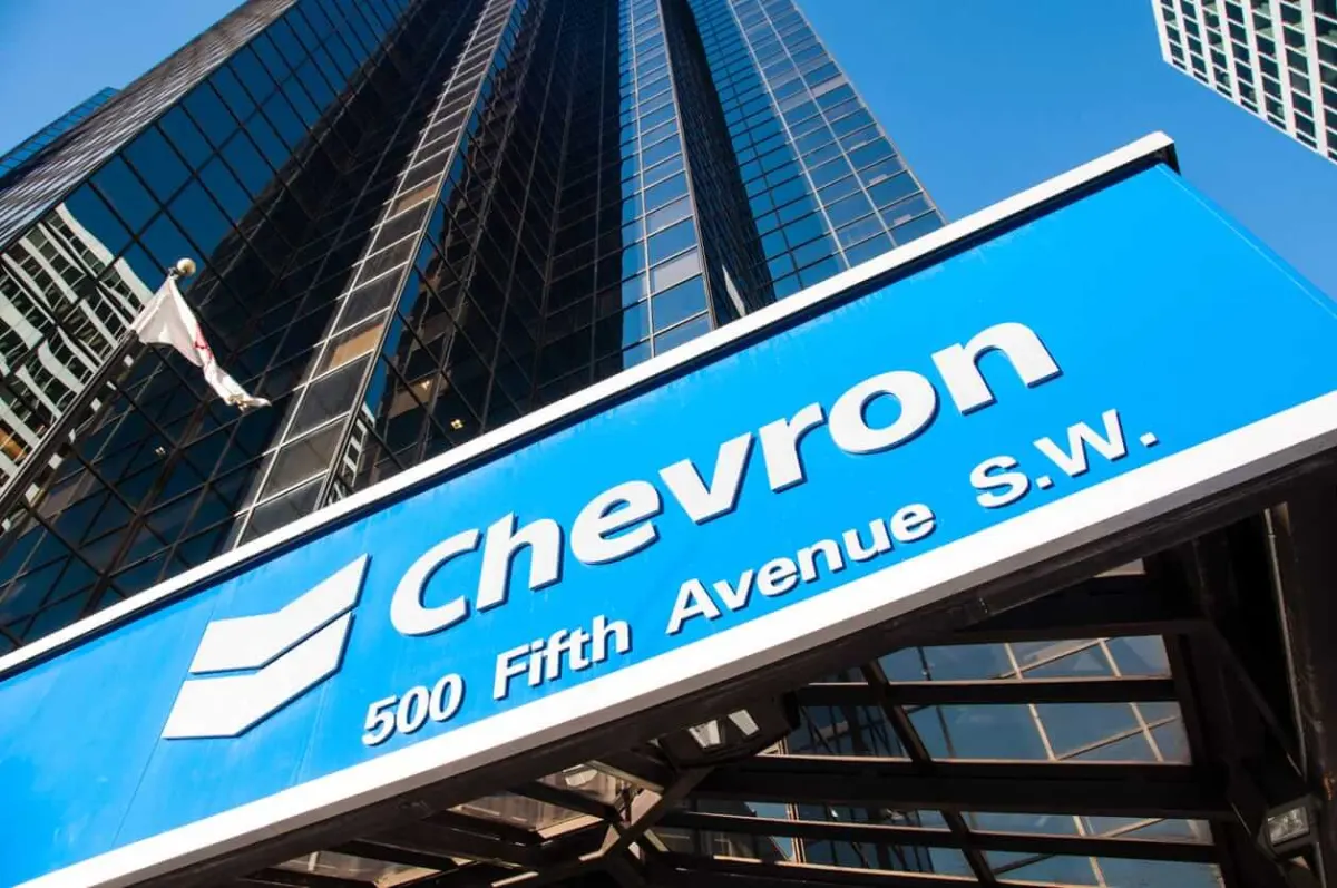 Cổ phiếu Chevron (CVX): Có đang tụt hậu so với ngành năng lượng?