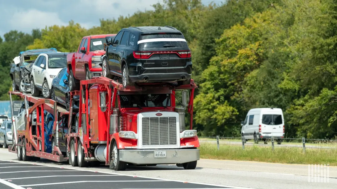 Proficient Auto Logistics thâu tóm đối thủ, chiếm 25% thị phần
