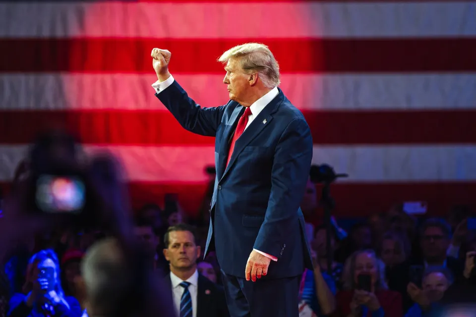 Trump công bố 200 tỷ USD đầu tư năng lượng từ Hàn Quốc