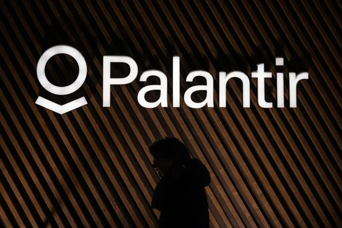 Michael Burry lại bán khống Palantir, dự đoán dưới $1
