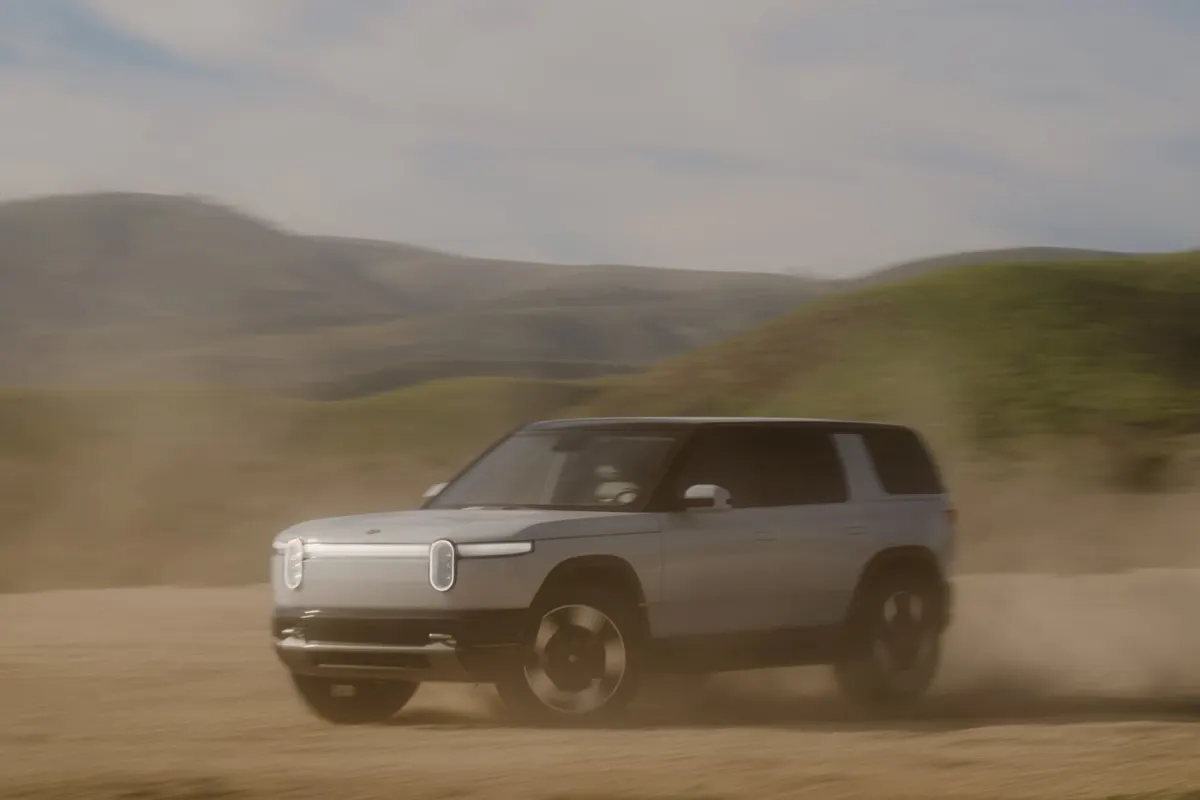 Cổ Phiếu EV: Chọn Rivian (RIVN) Hay Lucid (LCID)?