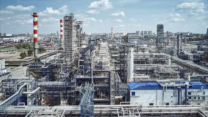 Lọc dầu Belarus Lãi Kỷ Lục: Cơ Hội Nào Cho Nhà Đầu Tư?