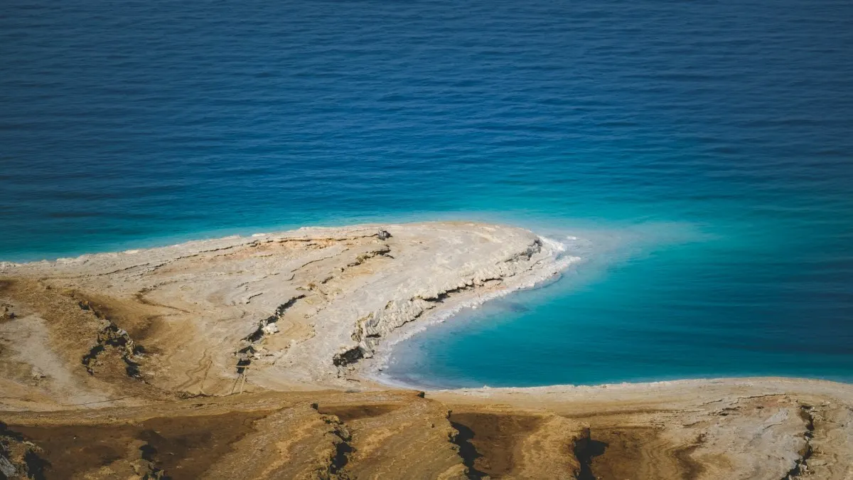 Tăng Lượng Tàu Chở Dầu Đen Qua Bab el-Mandeb Khi Mối Đe Dọa Houthi Bền Bỉ