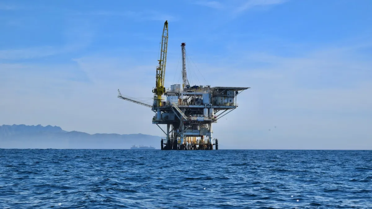 Giá dầu giằng co giữa Trung Đông và thỏa thuận Nga