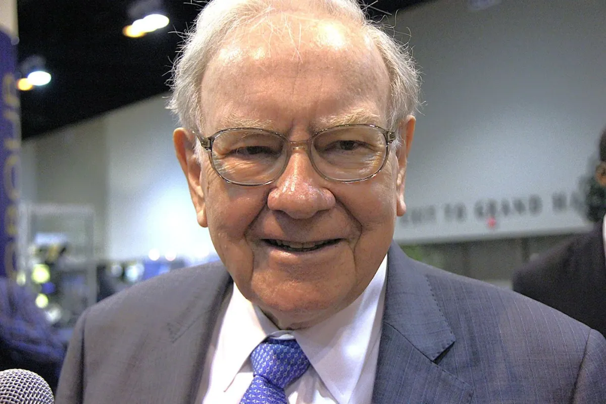 Warren Buffett: Thị trường chứng khoán như nhà thờ có casino