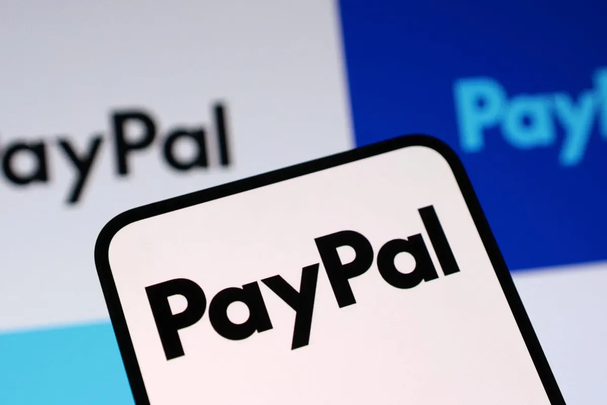 Cổ phiếu PayPal tăng vọt 16% sau đề xuất mua lại từ Stripe và Advent