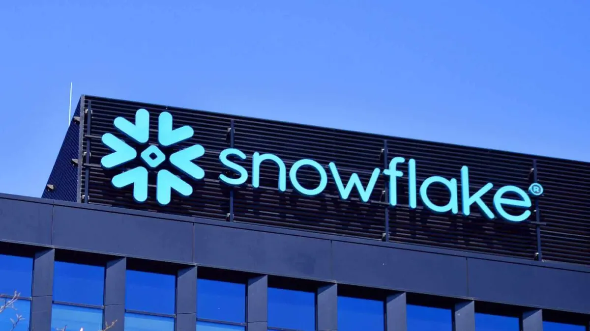 Oppenheimer tăng mục tiêu giá Snowflake lên $400, tiềm năng tăng trưởng