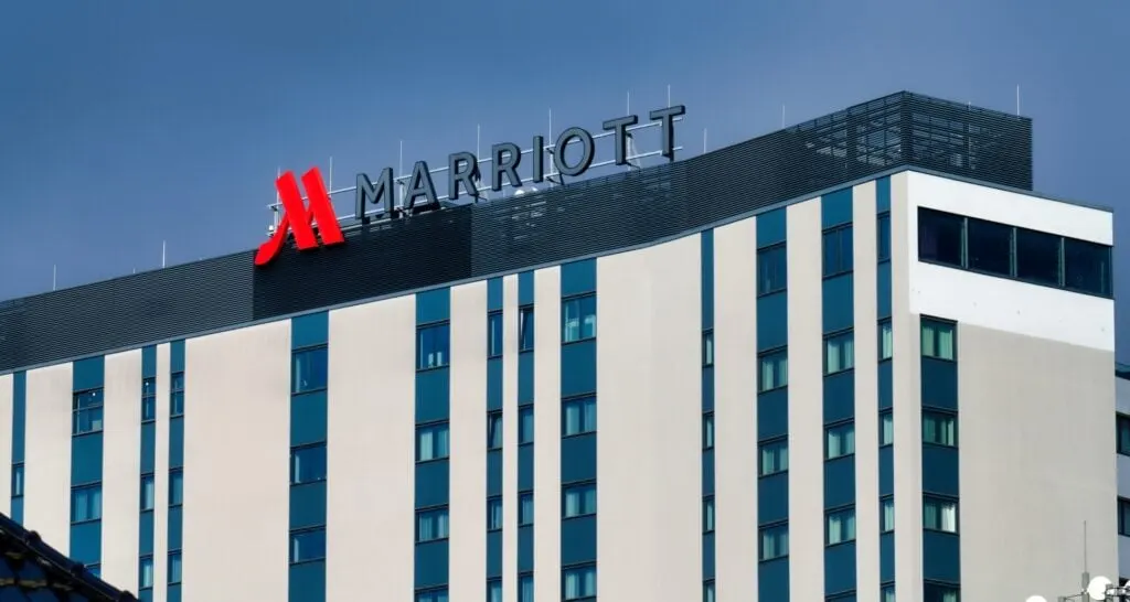 Cách Kiếm $500/tháng Từ Cổ Phiếu Marriott Trước Kết Quả Q2