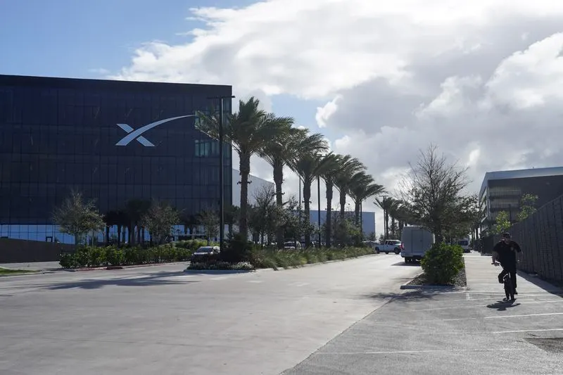 Quỹ đầu cơ xả hàng công nghệ trước thềm IPO SpaceX