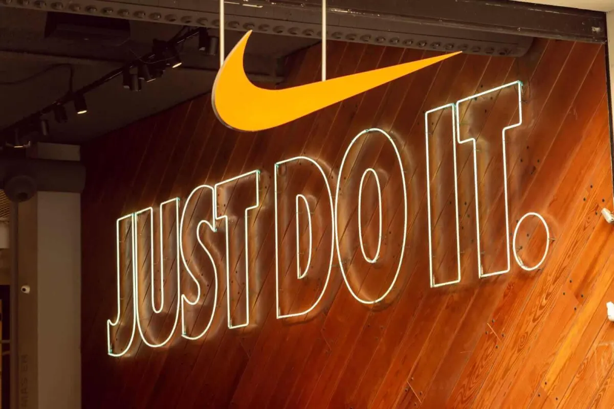 Cổ phiếu Nike chạm đáy 12 năm: Liệu có cơ hội hồi phục?