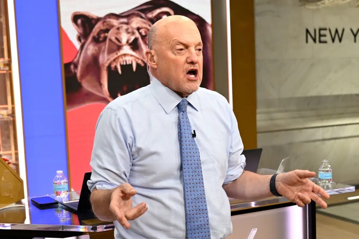 Jim Cramer cảnh báo biến động: Chờ báo cáo Big Tech và bầu cử