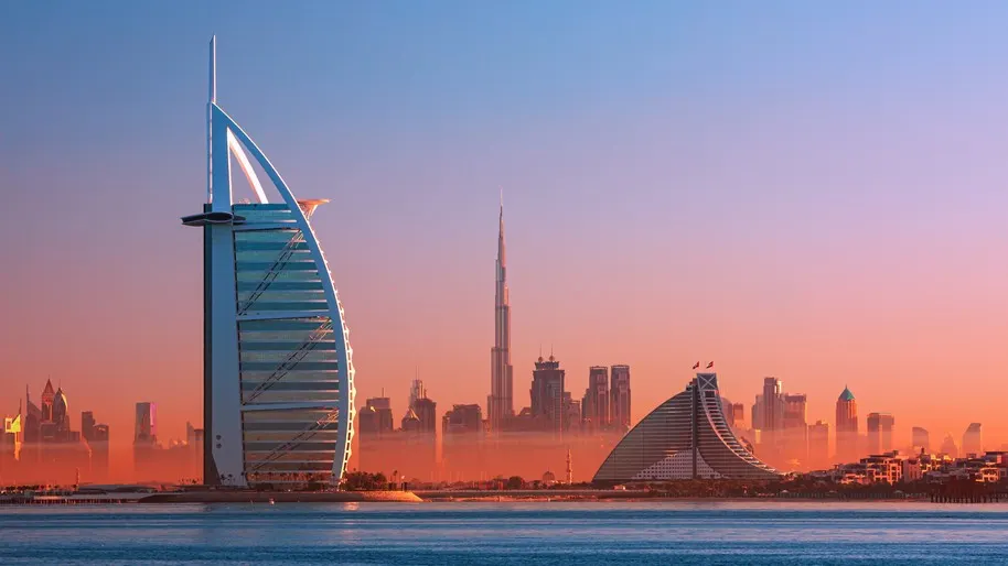 UAE ngừng giao thương với Iran sau vụ phóng tên lửa