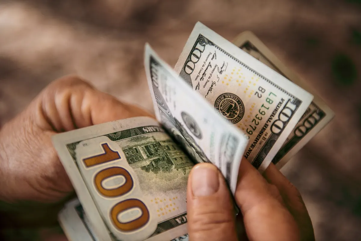 Đầu tư VOO: Biến 200 USD/tháng thành 1 triệu USD