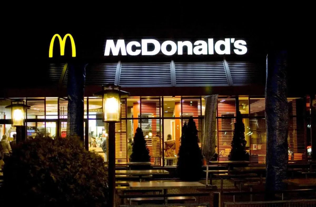 McDonald’s bán nước tăng lực: Cơ hội nào cho cổ phiếu MCD?