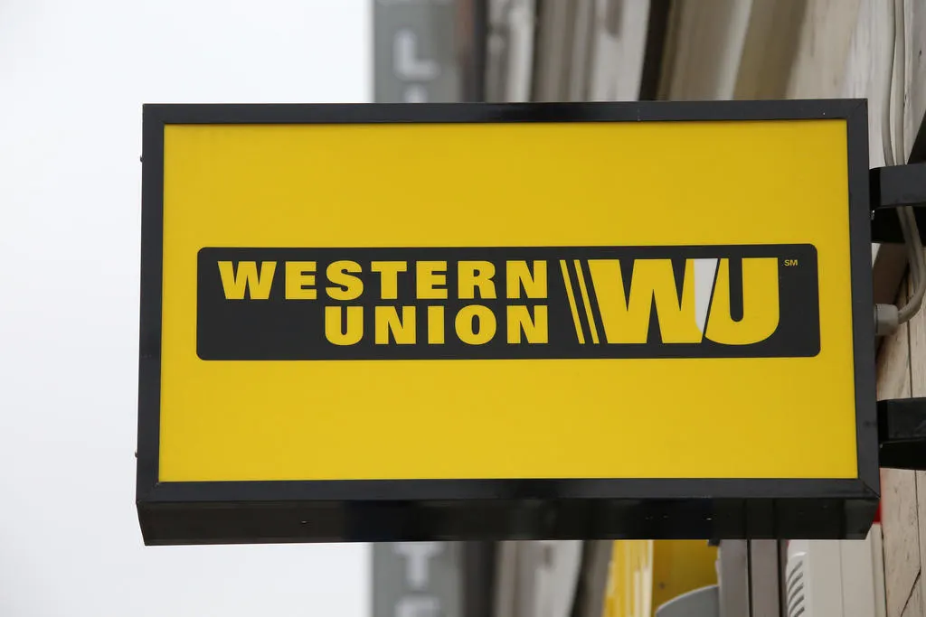 Western Union: Lợi suất cao, lo ngại cắt cổ tức
