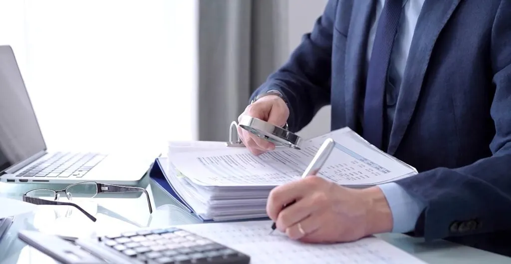 30 tuổi, đã kết hôn, 300K USD đầu tư: Nên mua nhà hay giữ chứng khoán?
