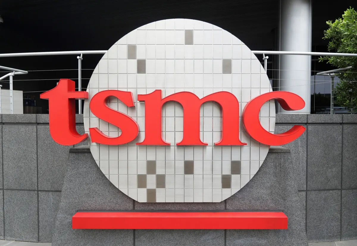 Cổ phiếu thiết bị chip tăng sau doanh thu TSMC tăng 45%