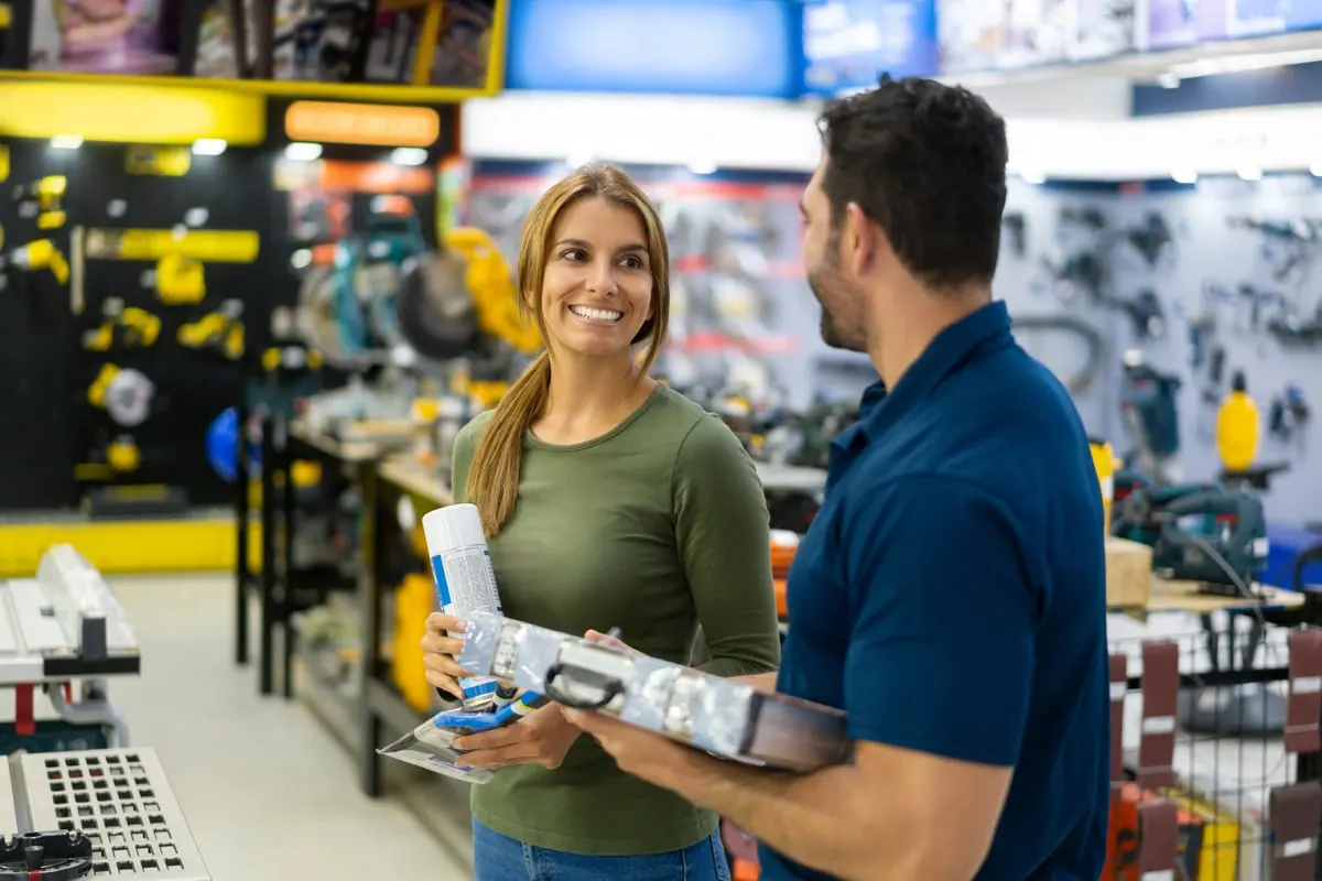 Mua Cổ Phiếu Lowe's Trước Ngày 19/8? Cơ Hội Giá Rẻ Cho Nhà Đầu Tư Việt