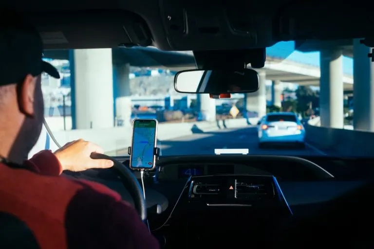 Uber (UBER): Cổ phiếu giảm giá hấp dẫn đầu tư nhờ triển vọng dịch vụ robotaxi