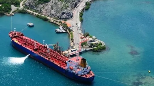 Lọc dầu thế giới mua trực tiếp dầu thô Venezuela