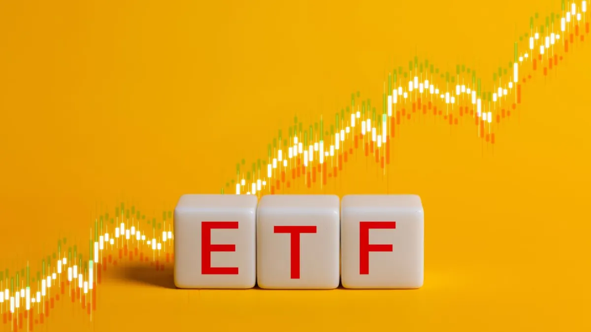 ETF QDTE: 2 năm trả lương hàng tuần, hiệu suất 44% và so sánh với QQQ