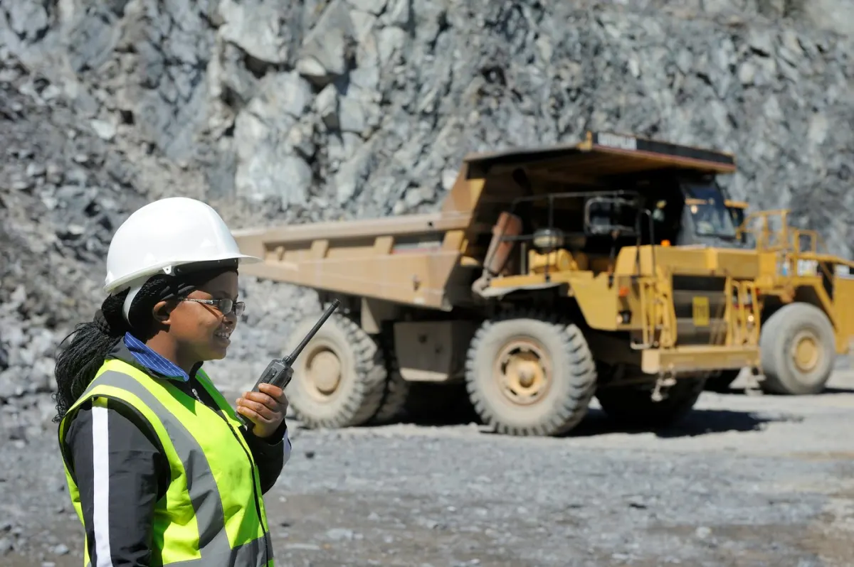 Cổ phiếu AI của Caterpillar: Mua hay không? Tăng 330% 5 năm
