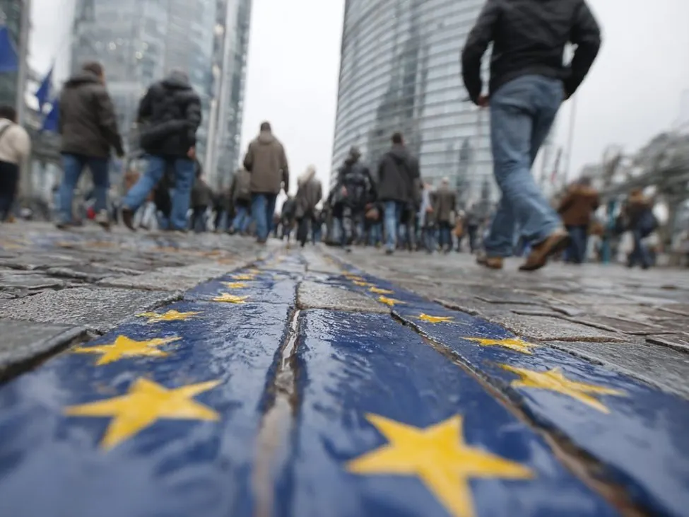 Tâm lý tiêu dùng Eurozone tháng 6 giảm nhẹ
