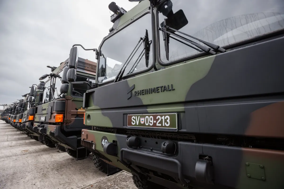 Rheinmetall: Cổ phiếu dao động, chỉ tiêu 2026 giảm do hủy F126