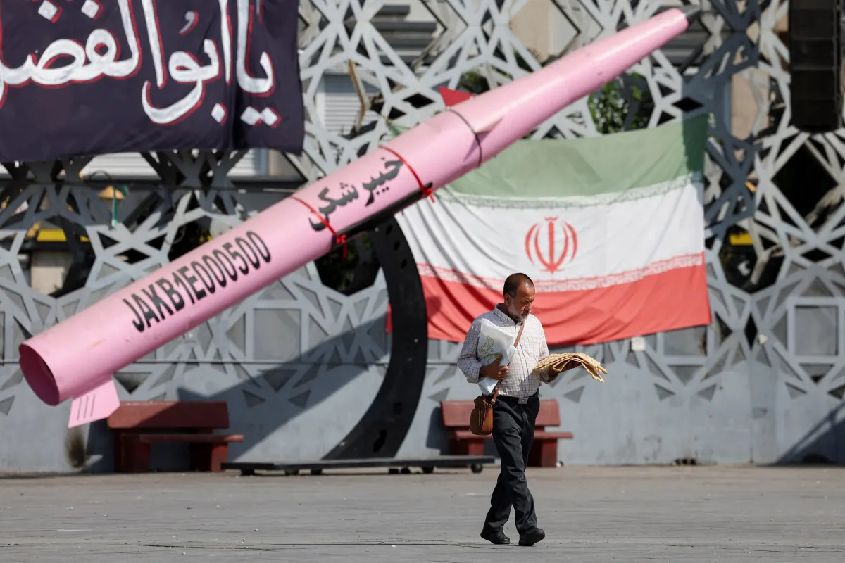 Dow, S&P 500, Nasdaq giảm, dầu tăng do căng thẳng Mỹ‑Iran