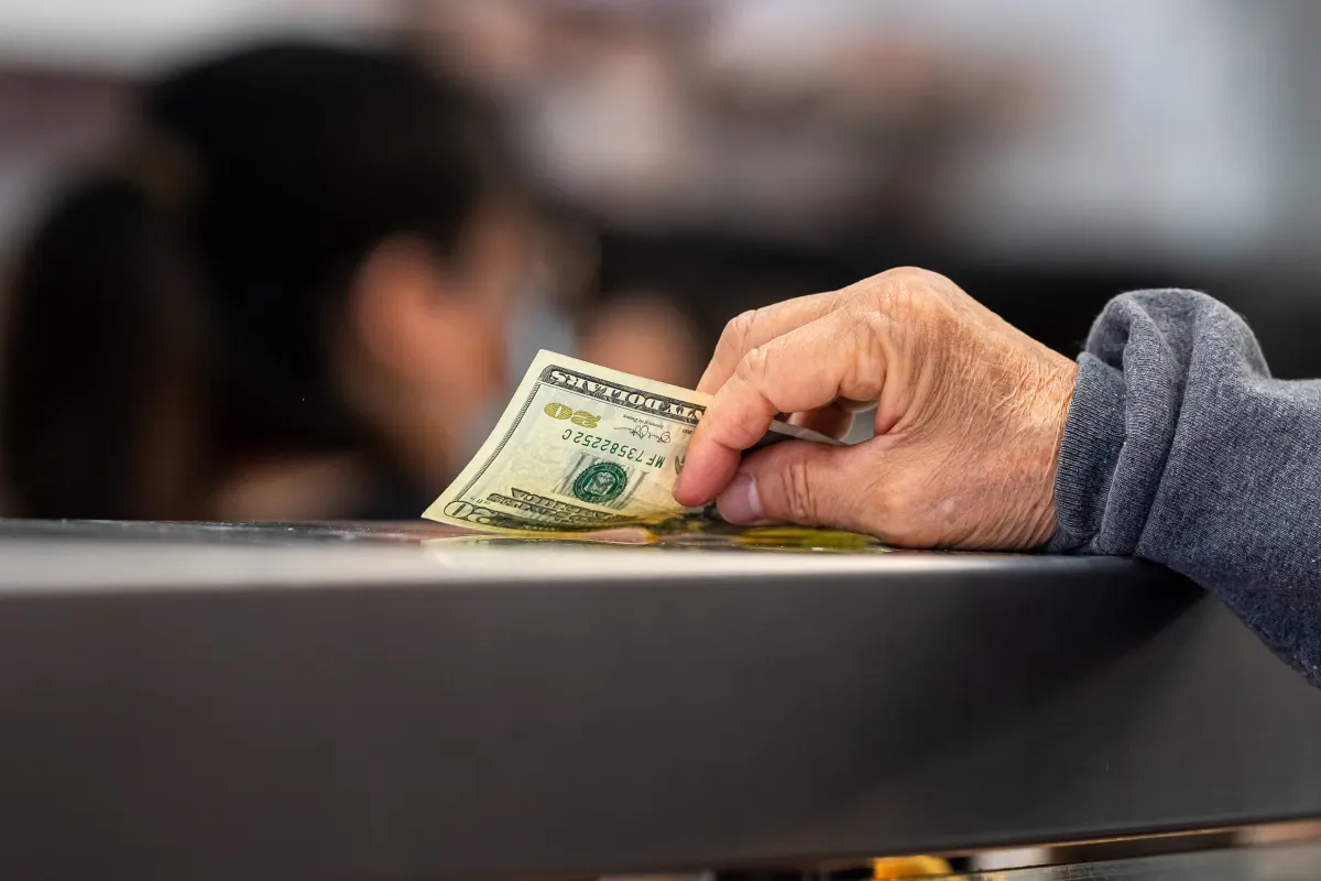 USD mạnh nửa cuối 2026, BofA dự báo: Lợi nhuận từ AI, dầu và lãi suất