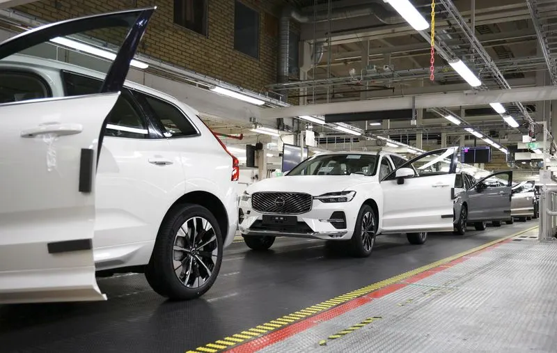 Volvo Cars giảm lợi nhuận Q2, kỳ vọng vào xe điện EX60