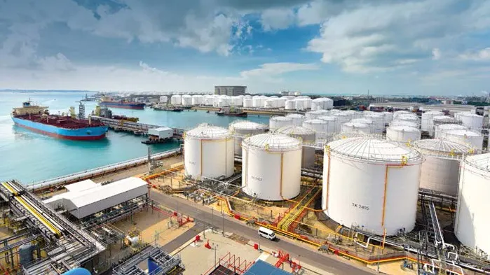 Căng thẳng eo biển Hormuz đẩy giá dầu hướng mốc 100 USD