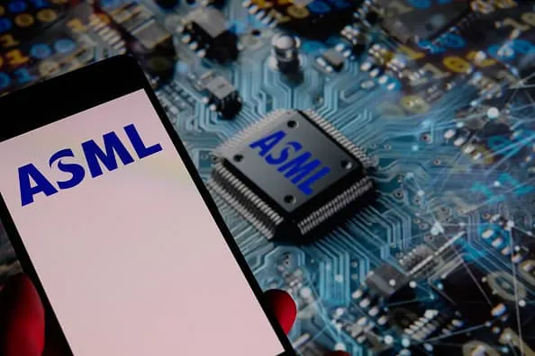 ASML tăng dự báo doanh thu nhờ nhu cầu chip AI bùng nổ