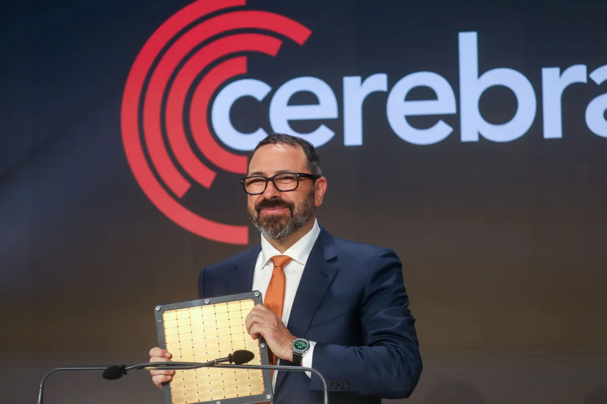 Cerebras tăng trưởng doanh thu 92% trong báo cáo sau IPO