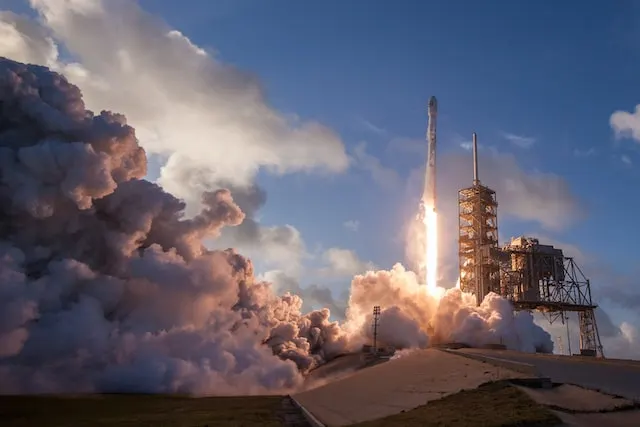 Những nhà đầu tư trung thành của SpaceX chợt ngừng mua