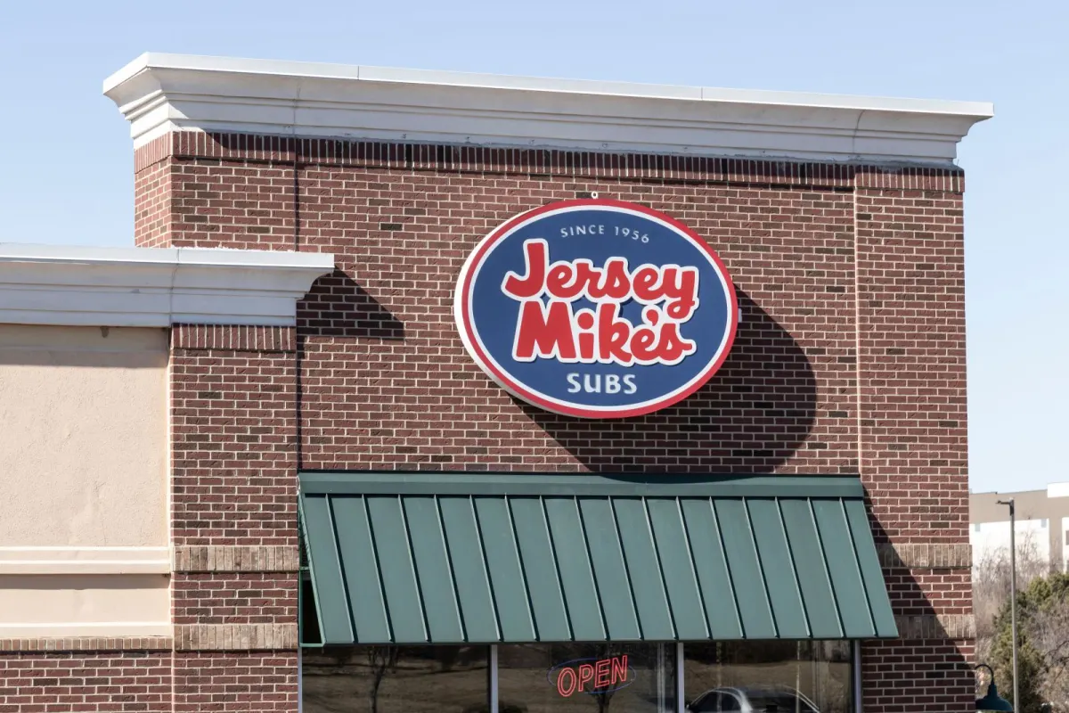 Chiến lược giao dịch cổ phiếu Jersey Mike’s sau IPO