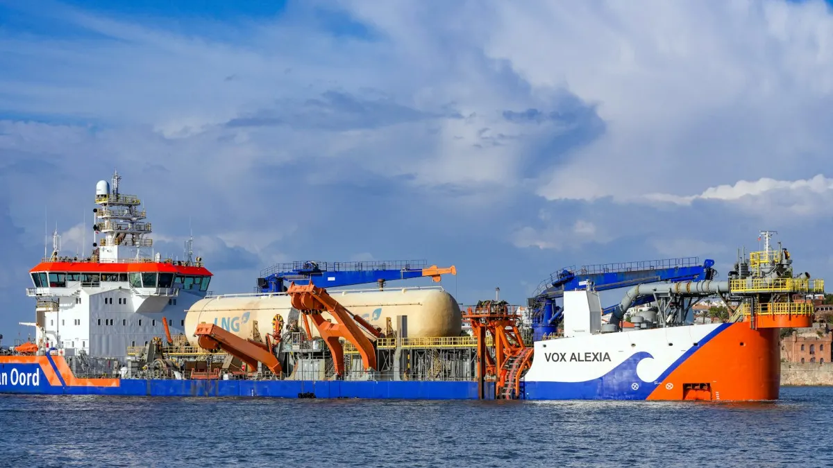 Nhập khẩu LNG của Trung Quốc giảm tháng thứ 2 liên tiếp