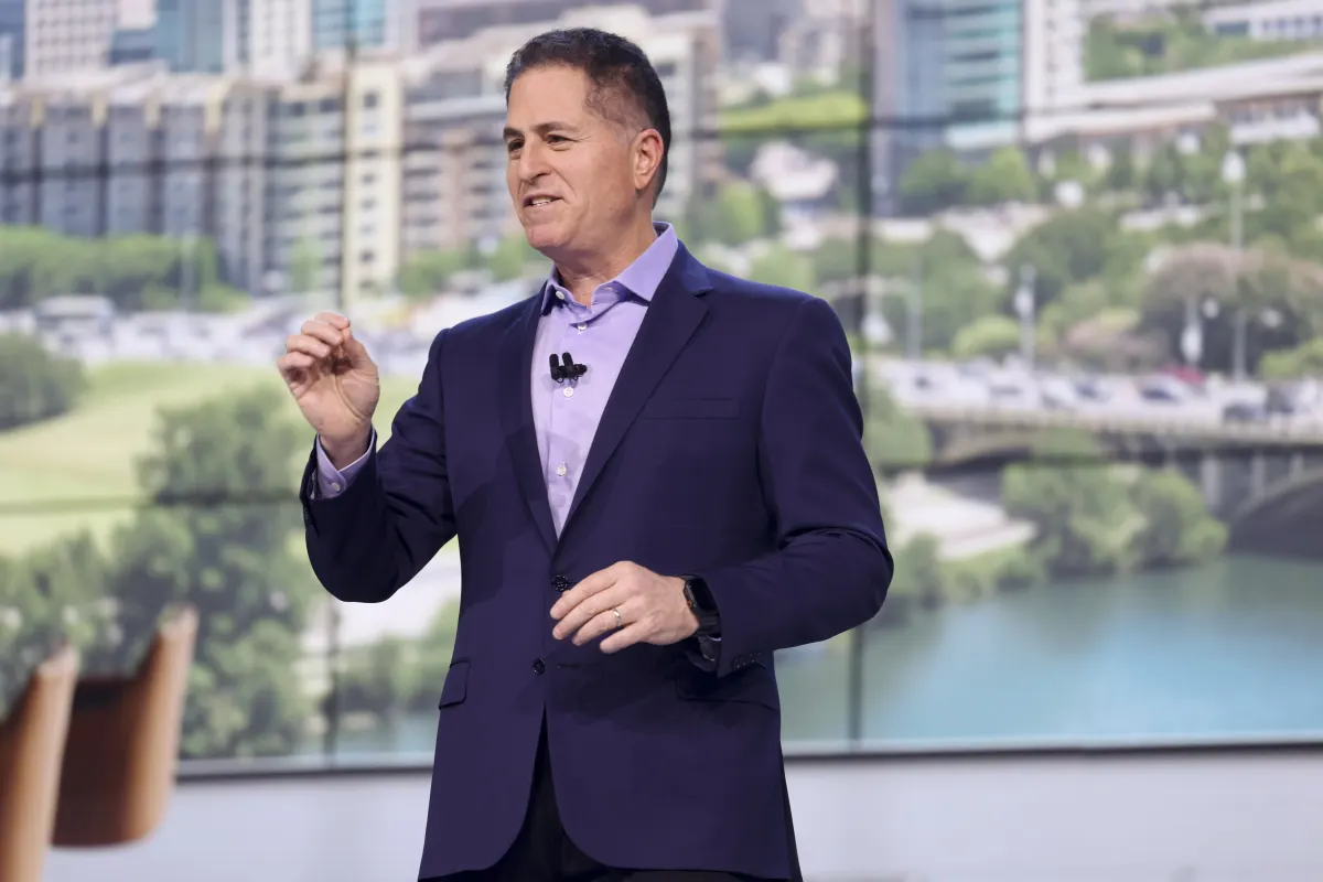 Dell tăng 9% sau dự báo FY2027 mạnh mẽ nhờ máy chủ AI