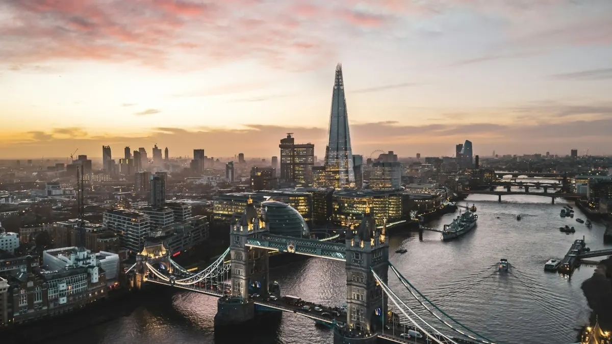 Lãi suất vay UK lên cao nhất 5 tháng vì sụp đổ lệnh ngừng bắn Iran