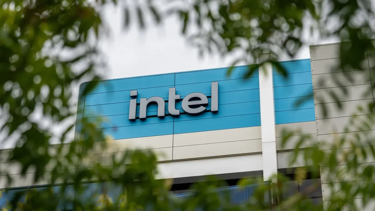 Intel huy động 15 tỷ USD, mở rộng chip AI