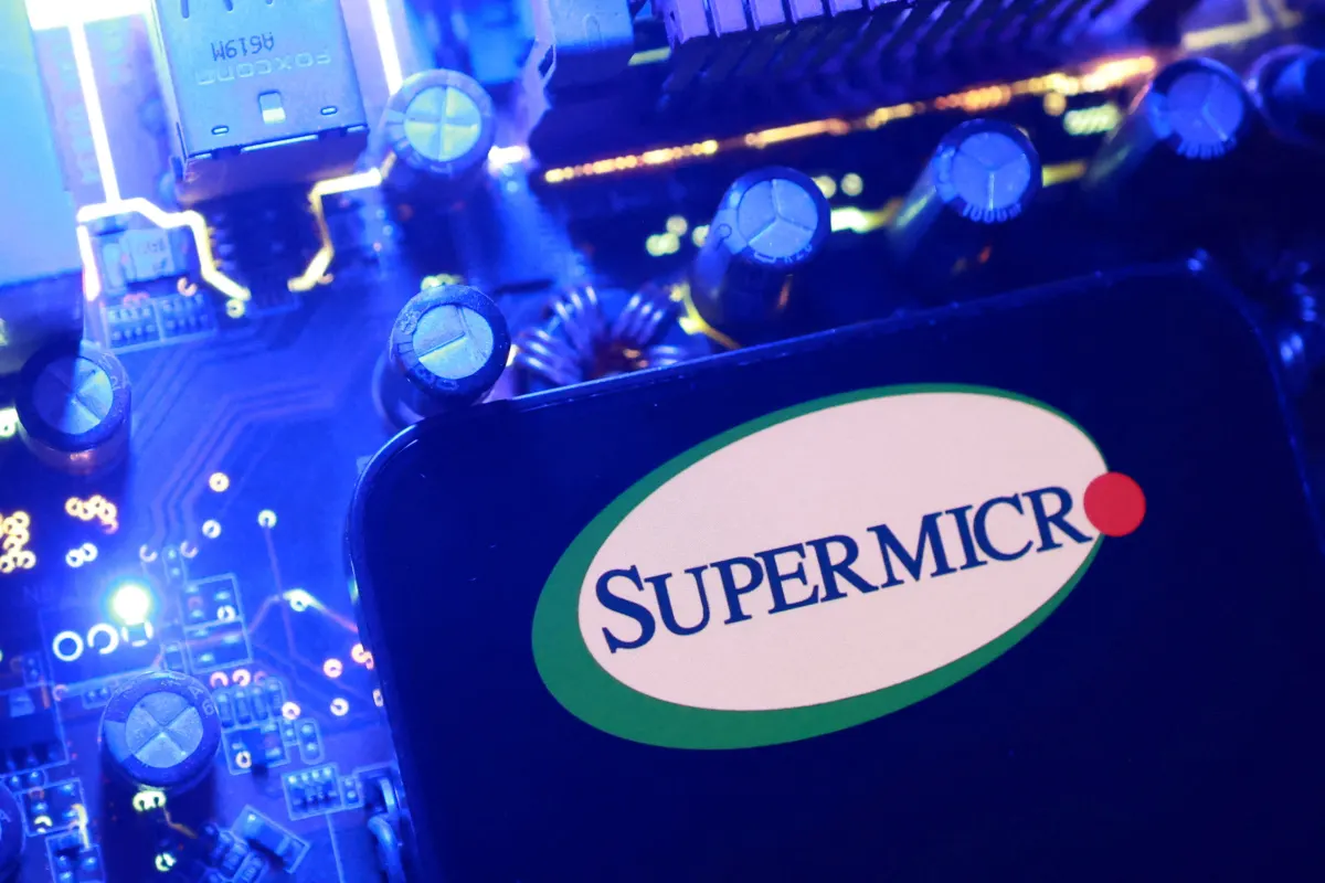 Cổ phiếu Supermicro tăng 15% nhờ biên lợi nhuận gộp gần gấp
