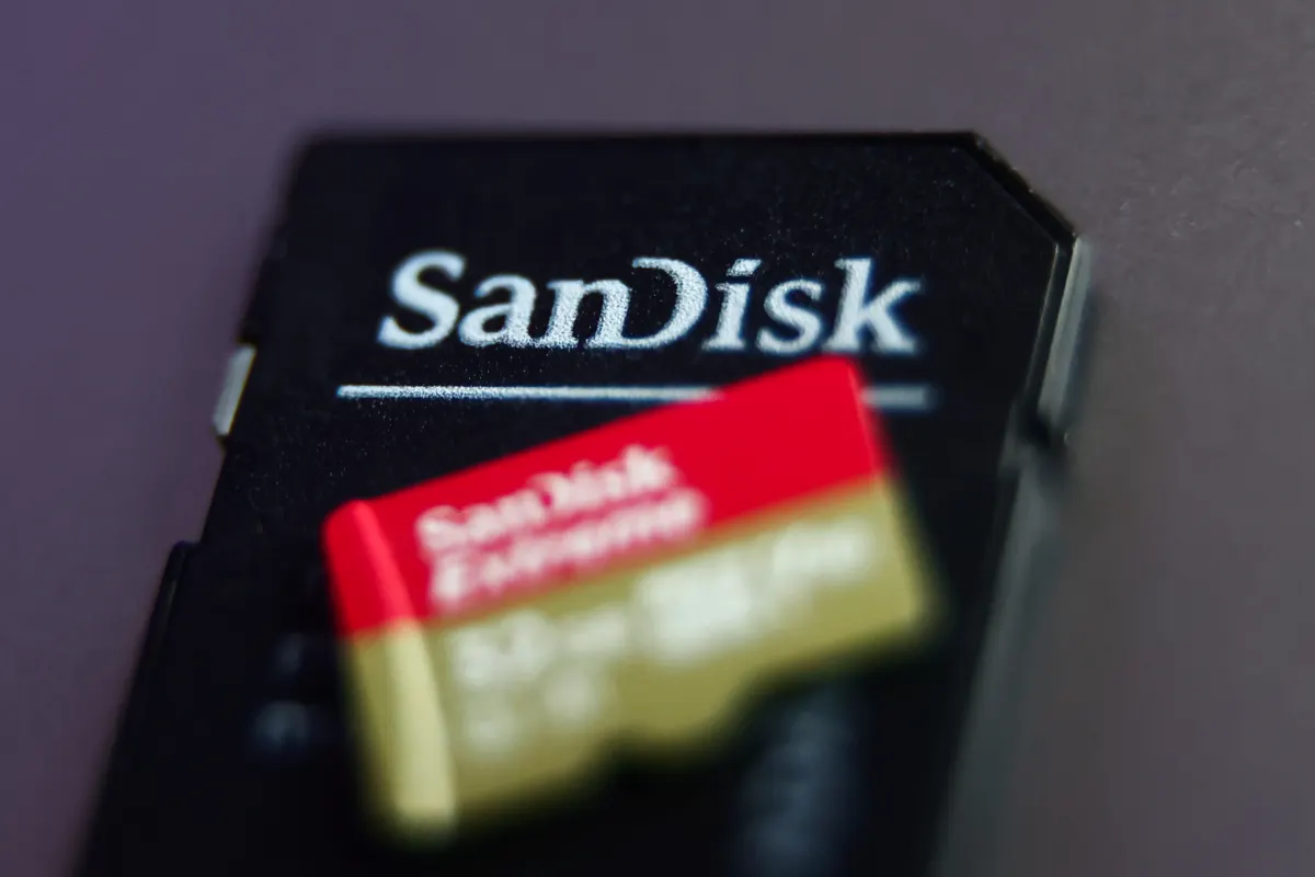 Cổ phiếu Sandisk bật tăng 6% khi Wall Street ủng hộ triển vọng 2028‑2030