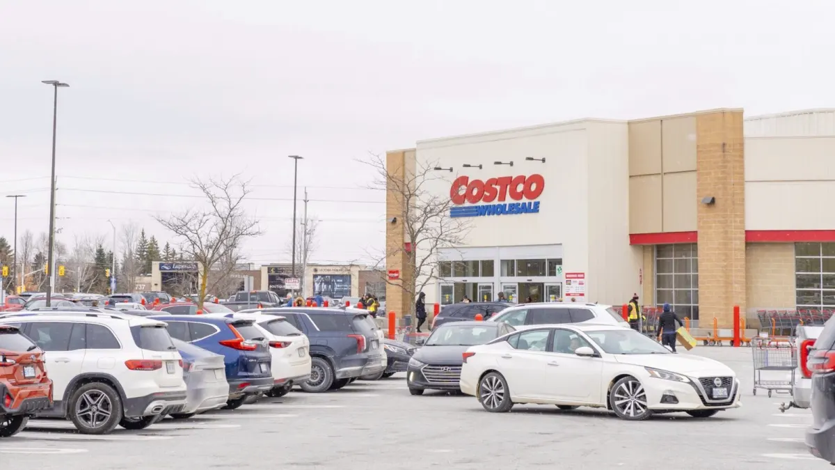 Doanh thu Costco chậm lại, nhà đầu tư lo lắng